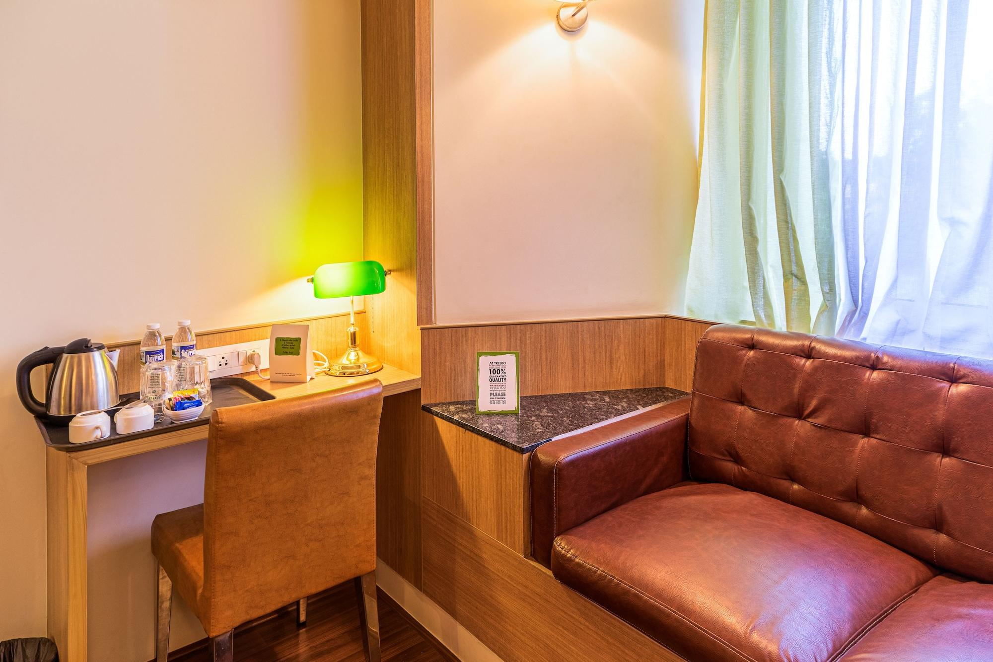 Treebo Premium Grand Emerald Pimpri-Chinchwad エクステリア 写真
