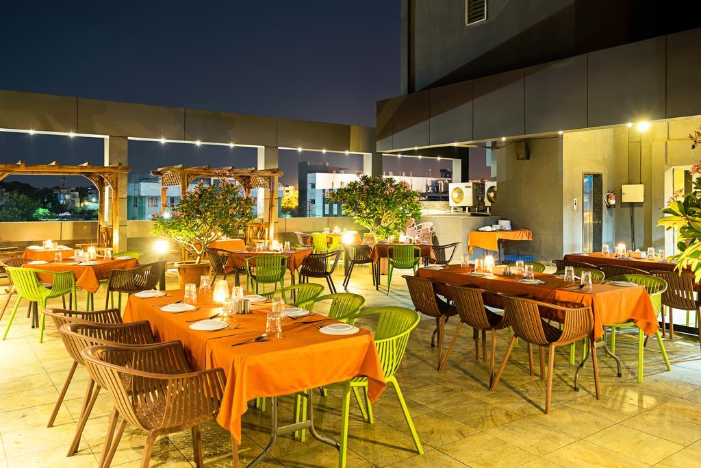 Treebo Premium Grand Emerald Pimpri-Chinchwad エクステリア 写真