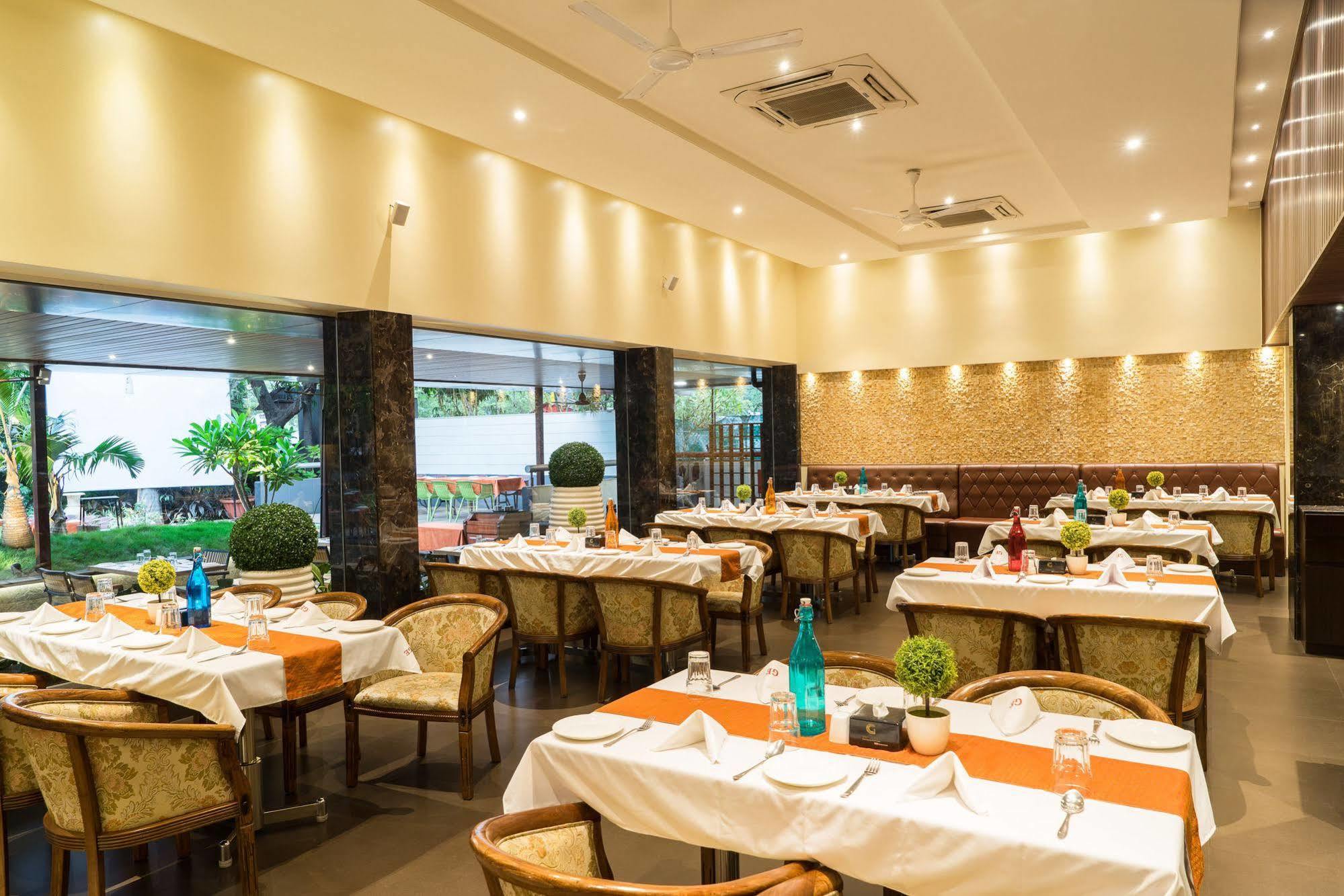 Treebo Premium Grand Emerald Pimpri-Chinchwad エクステリア 写真