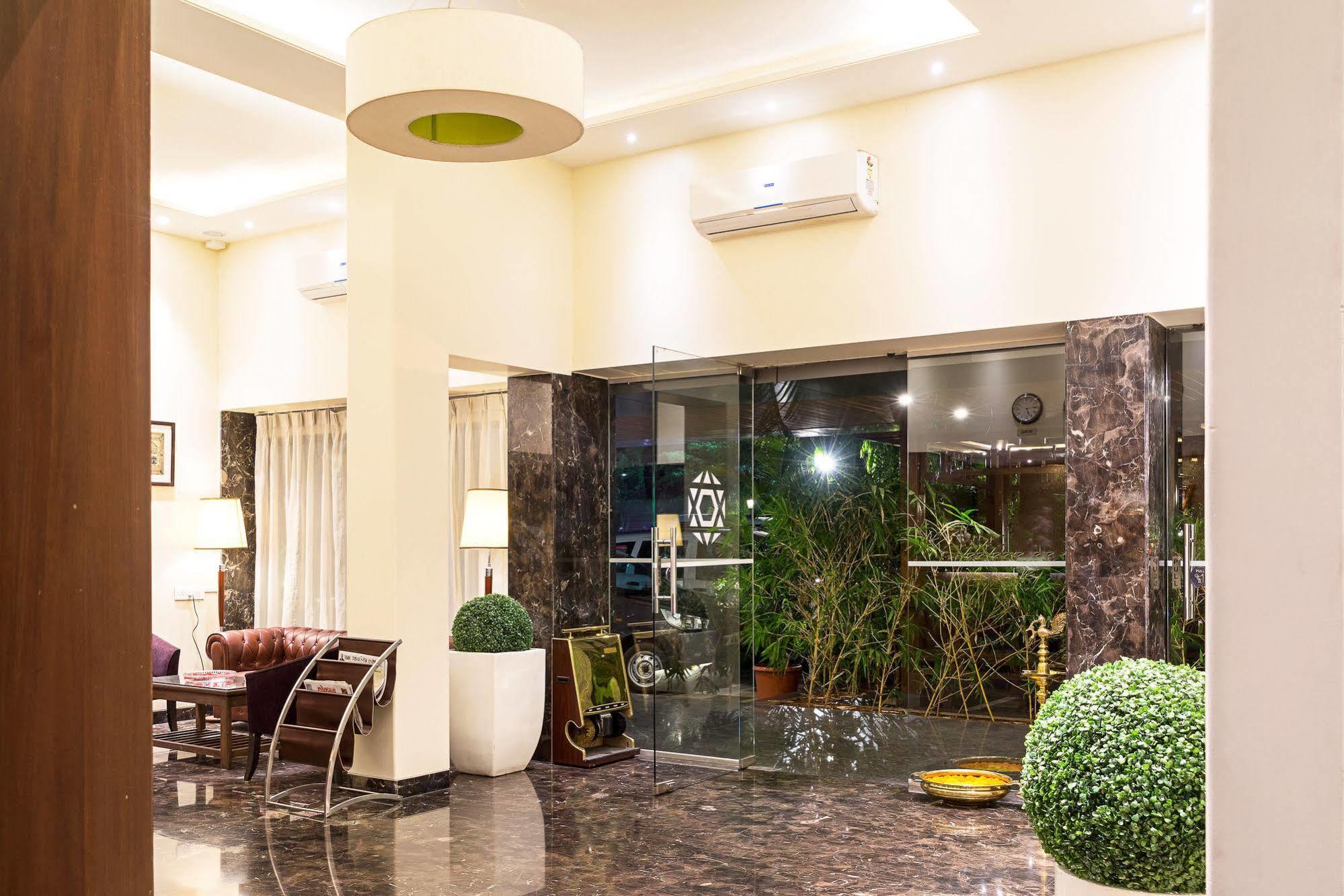 Treebo Premium Grand Emerald Pimpri-Chinchwad エクステリア 写真