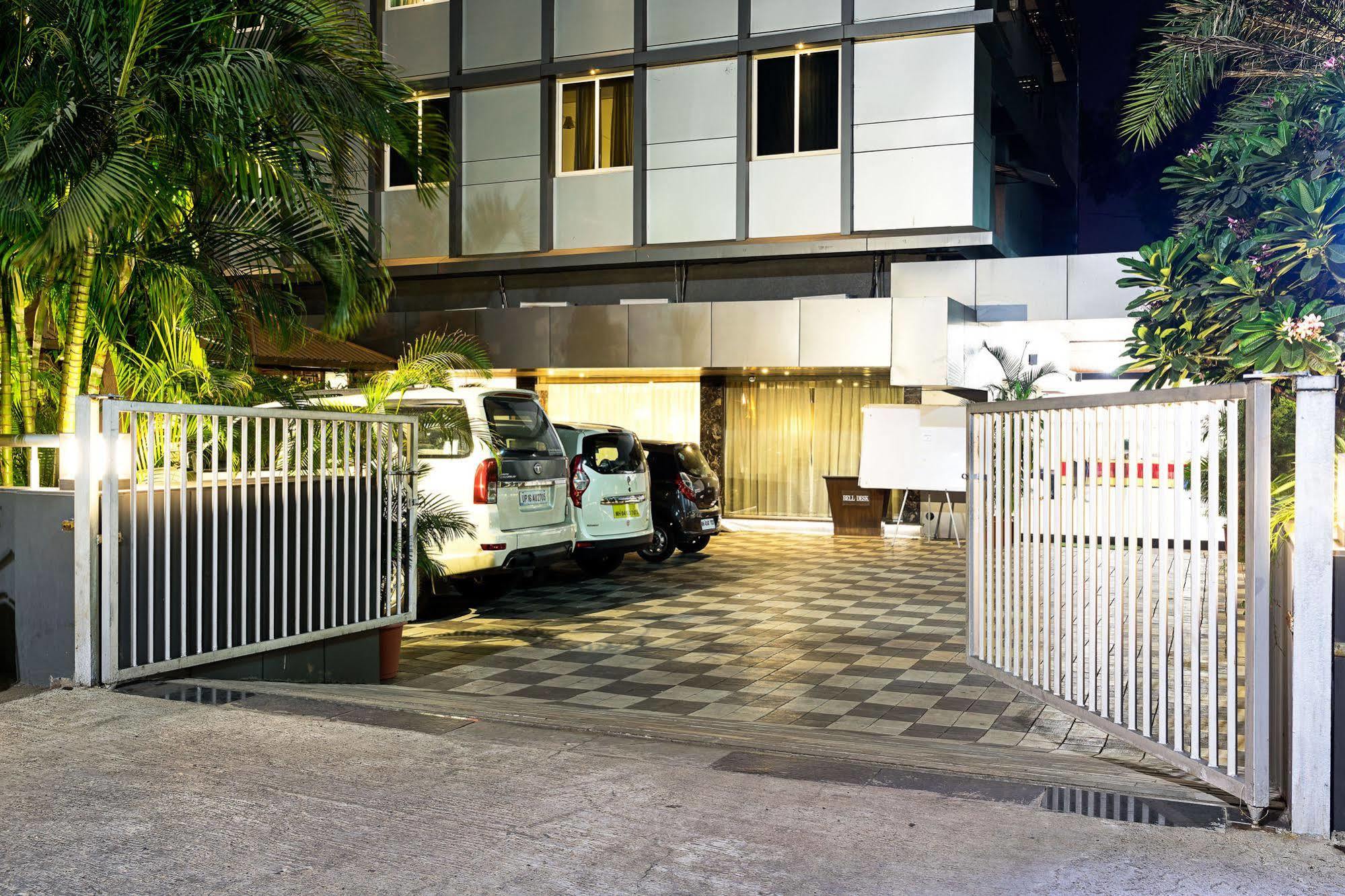 Treebo Premium Grand Emerald Pimpri-Chinchwad エクステリア 写真